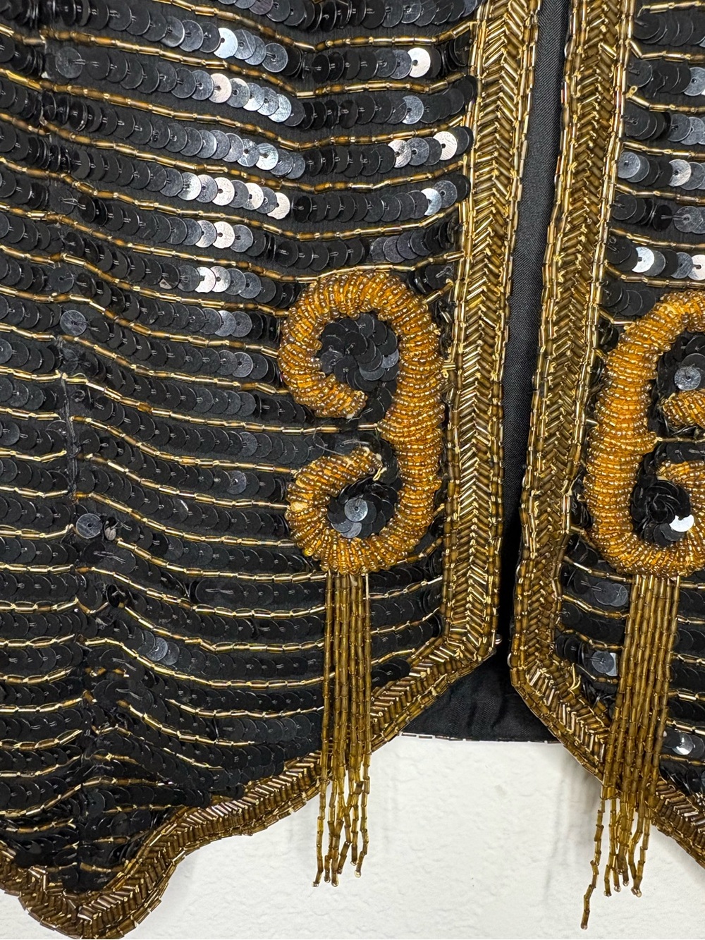 Vintage Stenay Black Sequin Beaded 100% Silk Vest with Gold Trim size XL - Picture 4 of 12